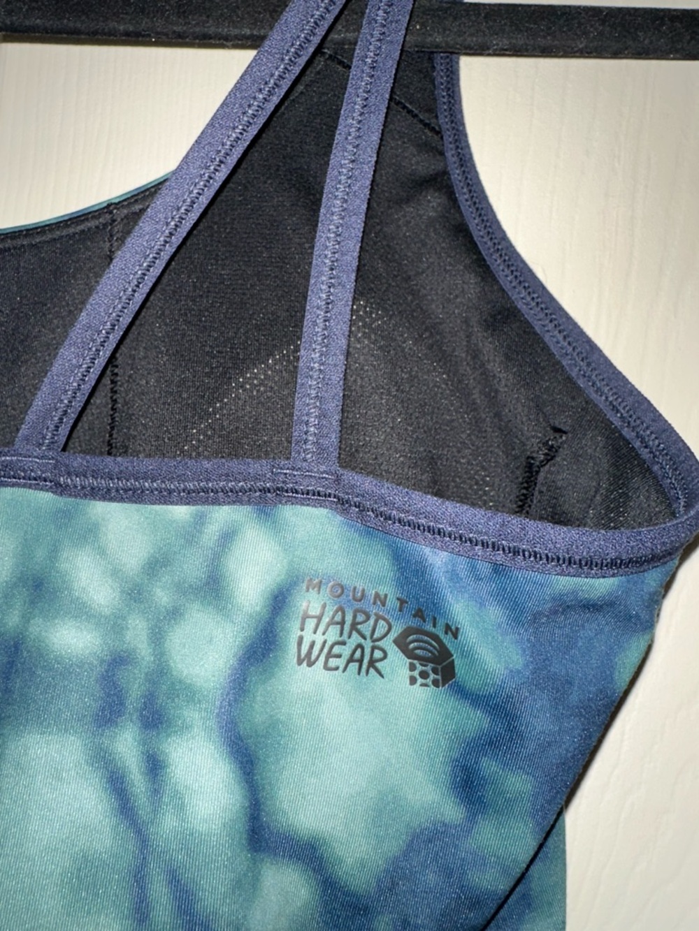Mountain Hardware Yuba trail cami Tie-Dye sports Bra Blue Green S NWT - Picture 5 of 6